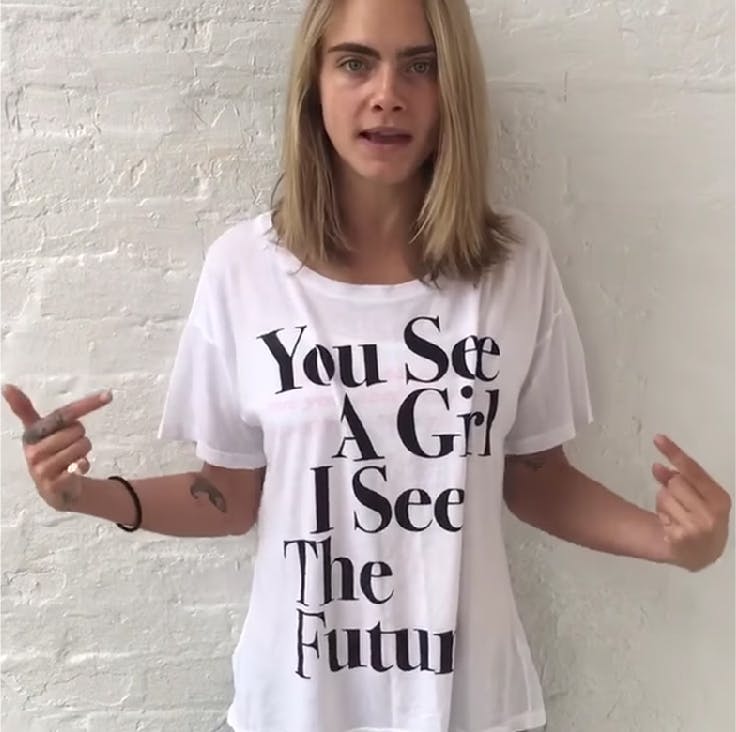 Camisetas con mensaje de Cara Delevigne