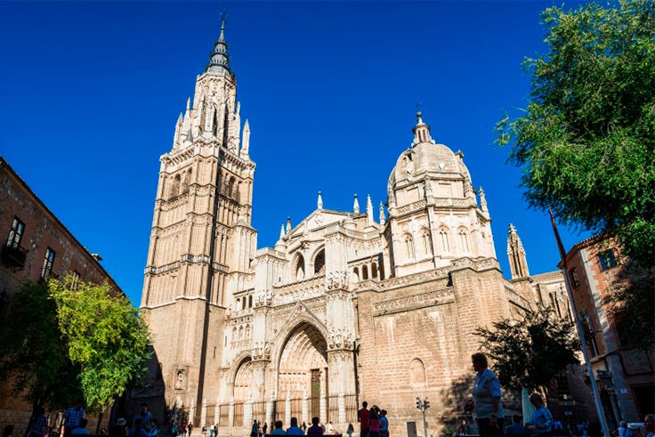 Vistas de la fachada de la Catedral de Toledo