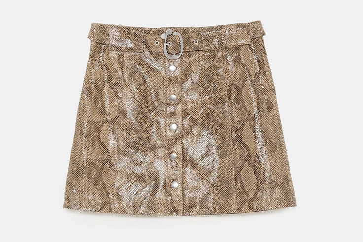 falda-cuero-estampado-serpiente-zara