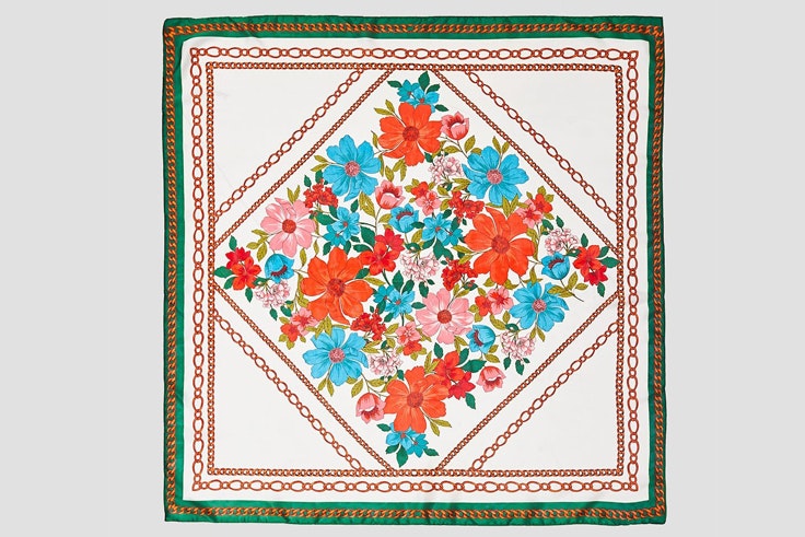 panuelo-estampado-flores-cadena-stradivarius