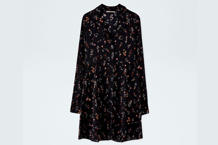 vestido-negro-estampado-flores-pull-and-bear