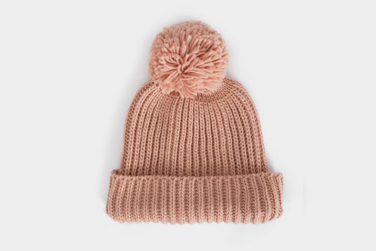 claudia-parras-gorro-punto-color-beige-parfois
