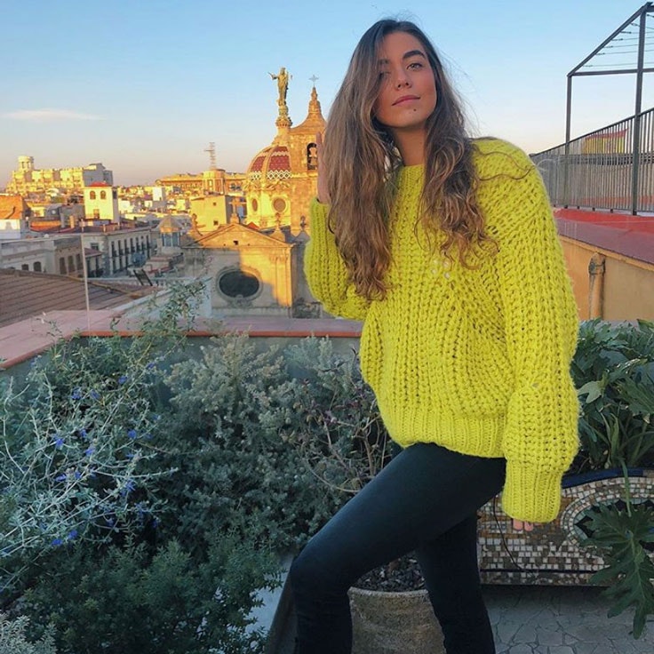 conjunto-julieta-padros-jersey-amarillo-pull-and-bear