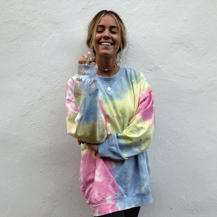 sofia-ellar-estilo-sudadera-tie-dye