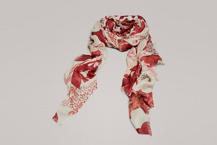 panuelo estampado massimo dutti