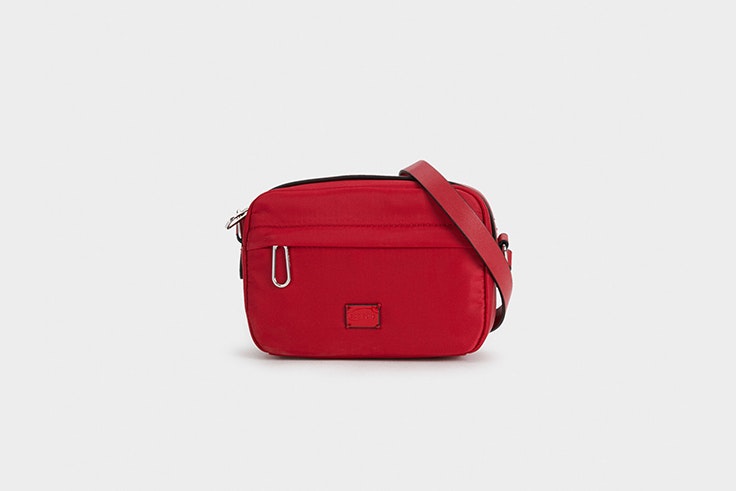 bolso bandolera rojo de nylon de parfois Silvia García