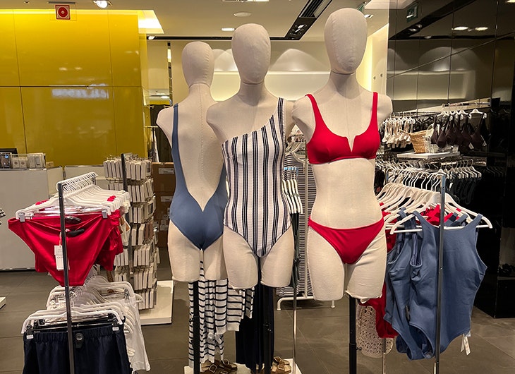 bañadores y bikinis