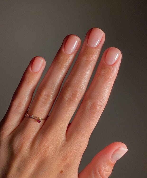 los diseños de uñas que más se llevan las clean nails