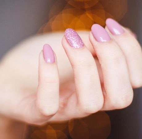 Los diseños de uñas que más se están llevando este verano