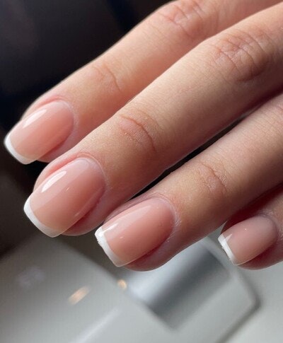 Las diseños de uñas que triunfan esta temporada lip gloss