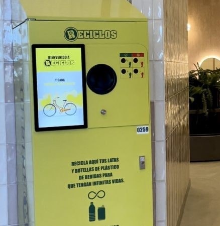 Reciclaje de envases y botellas de plástico